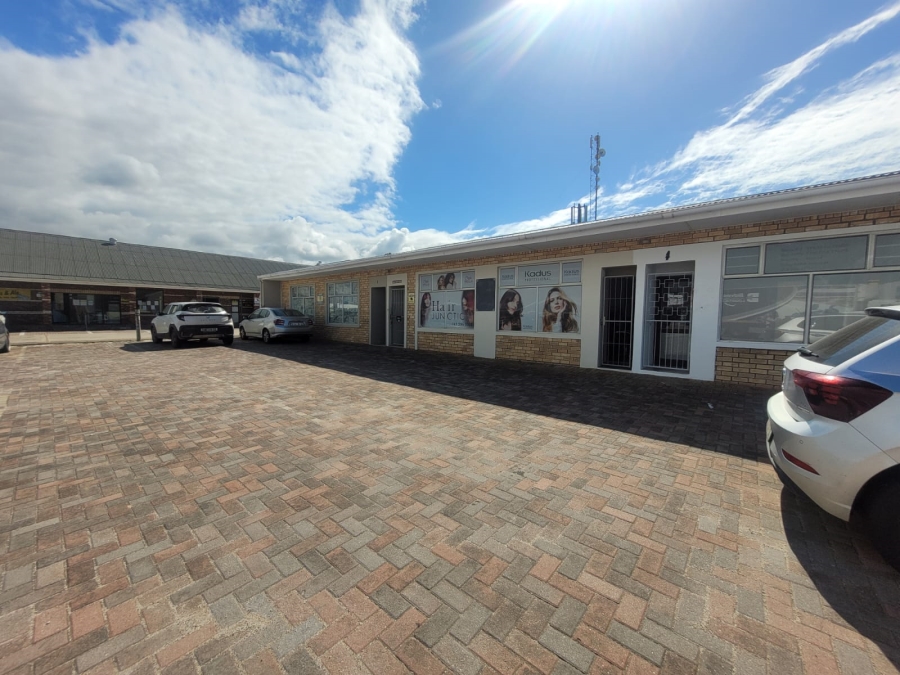 Commercial Property for Sale in Wavecrest Eastern Cape